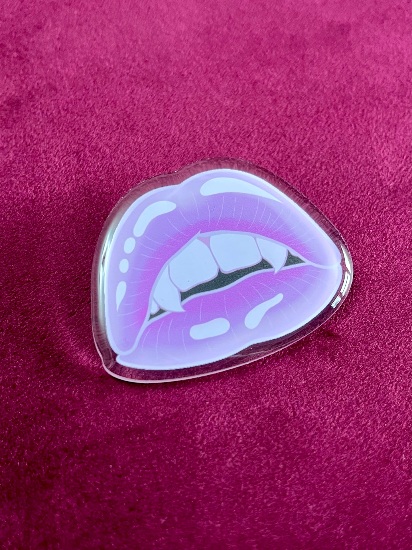 Vampire Pout Pin - Pink